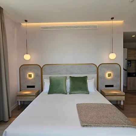 Vibes Hotel 3*